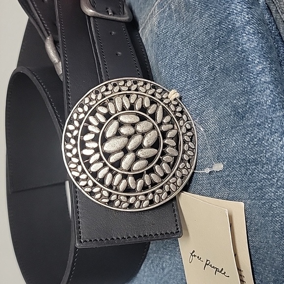 Accessories - Free people ❤️medallion belt s/m